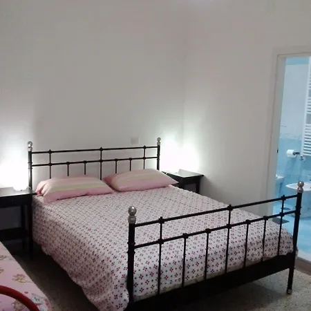 Bed & Breakfast Domus Aurea Napels