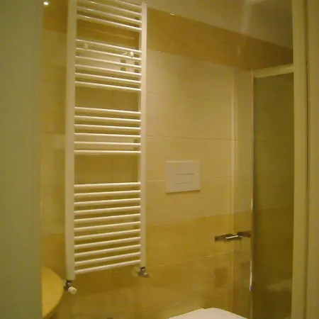 فندق مبيت وإفطار Domus Aurea نابولي