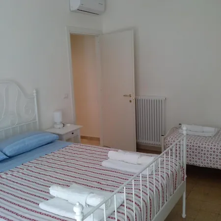 Domus Aurea Oda ve Kahvaltı 3*